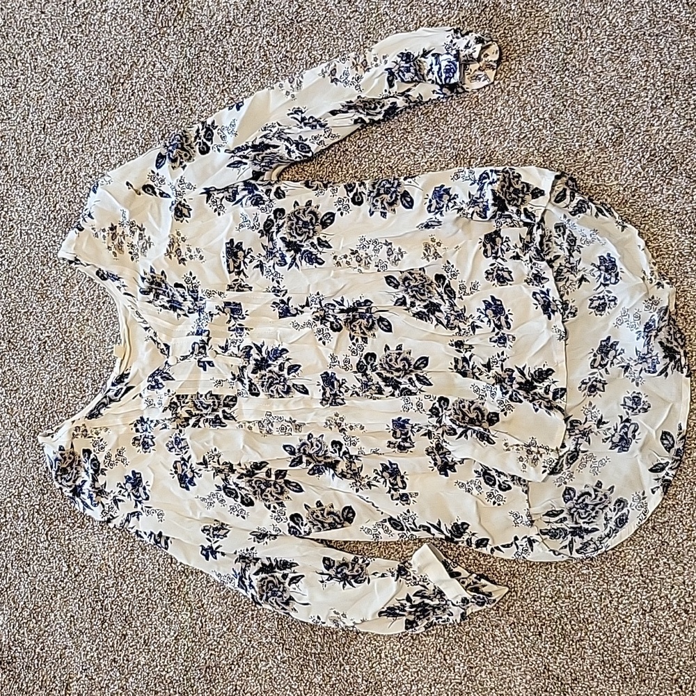 Floral women's blouse